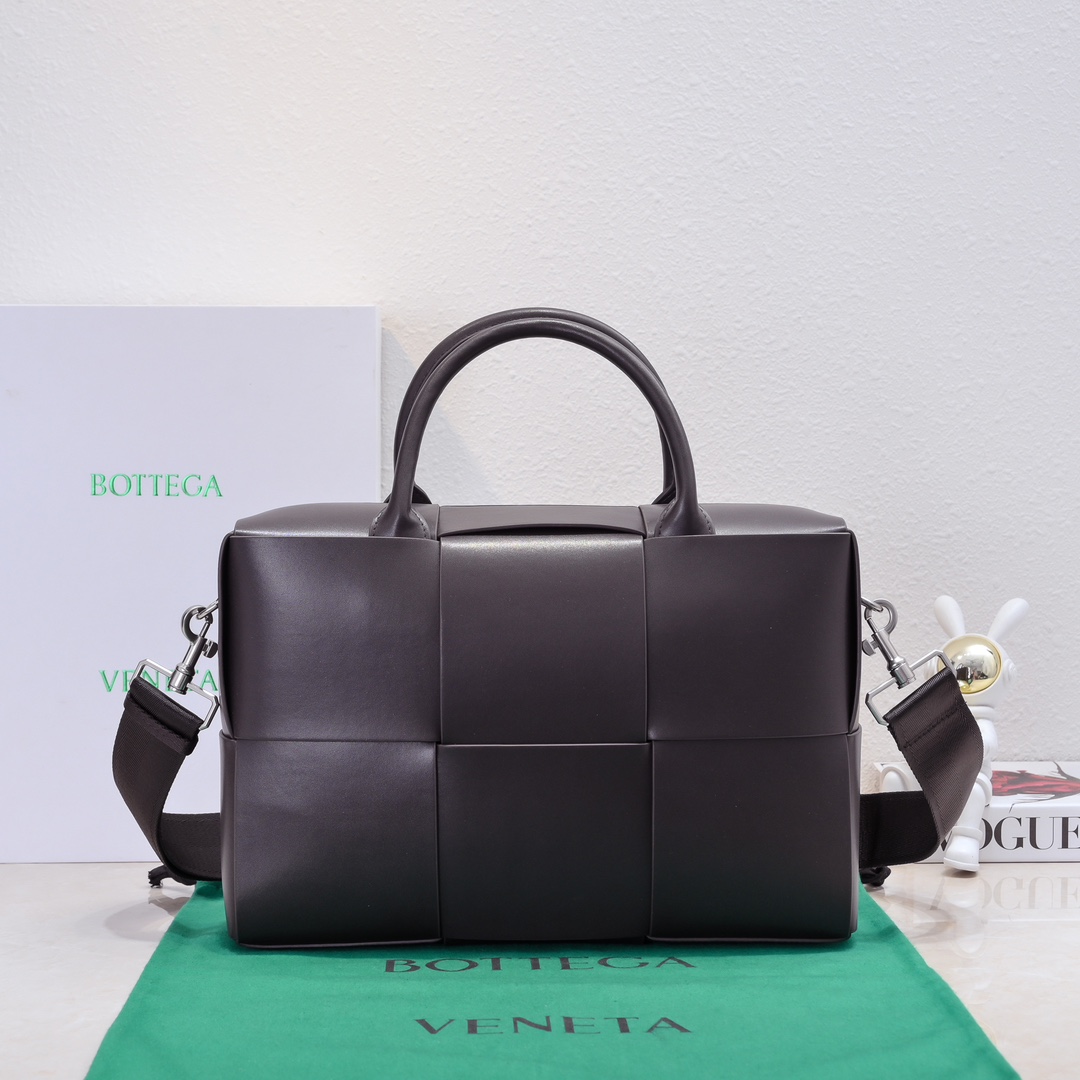 Mens Bottega Veneta Briefcases